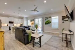 Modern Ocala Townhome Near Golf Club and WEC! - Williston