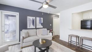 Landing Modern Apartment with Amazing Amenities (ID4299X2)