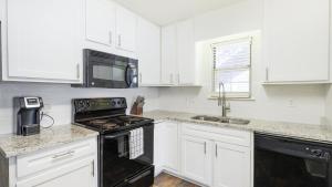 Landing Modern Apartment with Amazing Amenities (ID4299X2)