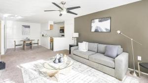 Landing Modern Apartment with Amazing Amenities (ID1252X241)