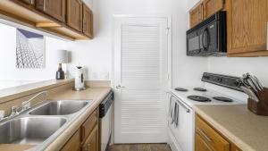 Landing Modern Apartment with Amazing Amenities (ID1252X241)