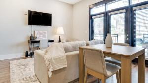 Landing Modern Apartment with Amazing Amenities (ID8961X08)