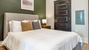 Landing Modern Apartment with Amazing Amenities (ID8961X08)