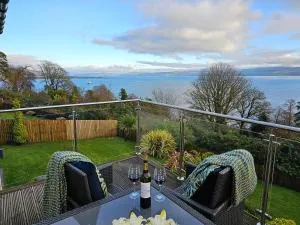Viewpoint Villa - Luxury 4 Bedroom villa with elevated views - Rothesay