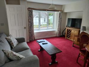 Great Trethew Hotel - Self Catering Lodges - Bar & Restaurant