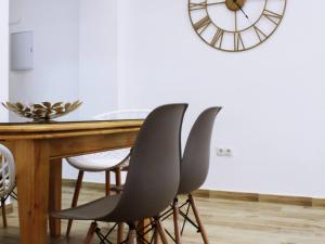 Coqueto y luminoso apartamento de tres dormitorios