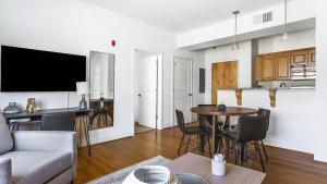Landing - Modern Apartment with Amazing Amenities (ID9257X92)