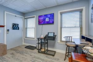 Explore WMU, Dtwn & Breweries! Couple’s Retreat