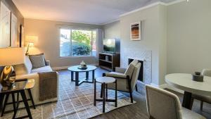 Landing - Modern Apartment with Amazing Amenities (ID9012X52)