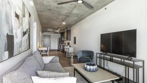 Landing - Modern Apartment with Amazing Amenities (ID7458X47)