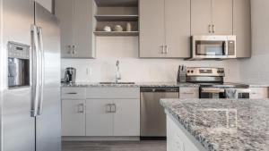 Landing - Modern Apartment with Amazing Amenities (ID8375X72)