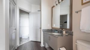 Landing - Modern Apartment with Amazing Amenities (ID8375X72)