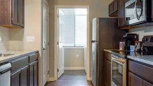 Landing - Modern Apartment with Amazing Amenities (ID9422X79)