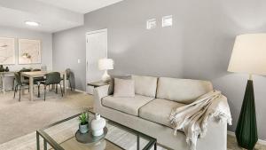 Landing - Modern Apartment with Amazing Amenities (ID7311X69)