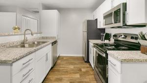 Landing - Modern Apartment with Amazing Amenities (ID7311X69)