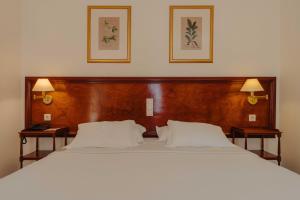 Deluxe Double or Twin Room with Balcony and Garden View room in Quinta da Bela Vista