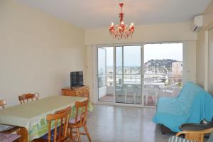 Appartements Appartement climatise a 100m de la plage 122 : photos des chambres