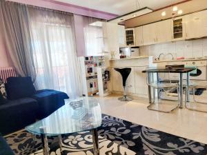 CastleView Thessaloniki - 2BR Spacious Apartment with City View