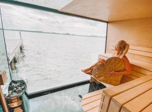 Domek na wodzie - Houseboat - Delfin sauna, bikes, pedal boat, parking FREE