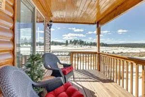 Cozy Duck Creek Village Cabin with Hot Tub and Views! - Alton