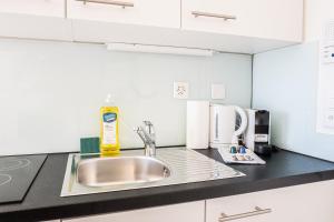 Urban Oasis with Queen Bed and View BE-13