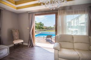 Villa Mihaela by Briskva