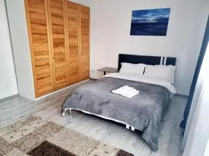 Feel Like Home - Pîrîu Dobreni