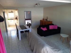 Appartement spacieux et lumineux Secteur Petit Marché à 5 min a pied de la plage