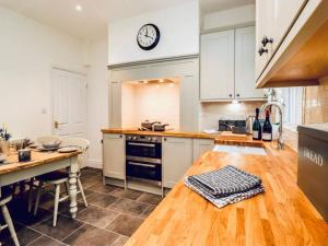 Steam Train Cottage - Lake District Hideaway