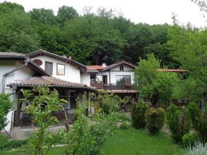 Ferienhaus Raiski Kut Villas Aprilzi Bulgarien