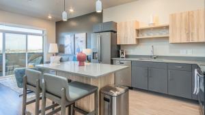 Landing - Modern Apartment with Amazing Amenities (ID2399X88)