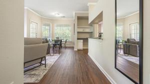Landing - Modern Apartment with Amazing Amenities (ID9935X92)