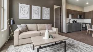 Landing - Modern Apartment with Amazing Amenities (ID9688X43)