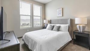Landing - Modern Apartment with Amazing Amenities (ID9688X43)
