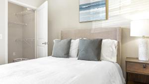 Landing - Modern Apartment with Amazing Amenities (ID1196X495)