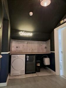 L2 APARTMENT- near CAVERN QUARTER