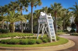 Anna's Beach House Walk-Out To 30A in Seacrest- Pet-Friendly - روزماري بيتش