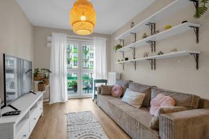 Rakowska Comfort Apartment with Parking by Rentujemy