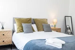 Ideal for heathrow, M25 links & the underground - 希灵登