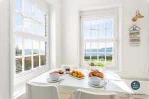 Comfort Hill - Luxury hot tub sea views