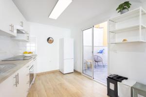 Casona Charco, Stylish & Spacious Home with Private Patio in Historic Puerto