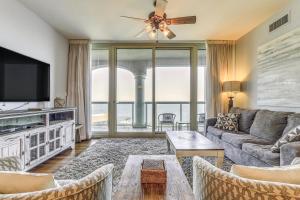 Florida Resort Condo Walk to Pensacola Beach!