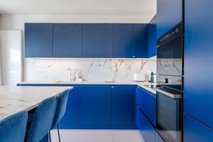 3-bedroom apartment sea view terrace and parking