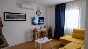 2E Center Apartment