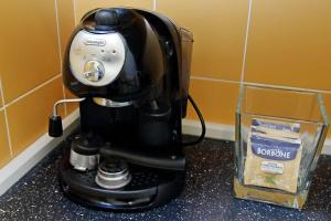 CASA GIULIANA - 3BR 2BATH, 2nd floor historic mansion with lift & doorman, comfortable, chic, family friendly, 600 meters from Vatican & Ottaviano metro, quietest area of P R A T I wealthy, secure, accessible district - Warm guest care in 4 languages