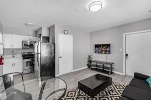 Dania #3 - Cozy 1 Bedroom, 6 minutes to the Ocean with Parking - Port Laudania