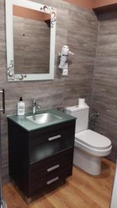 Quadruple Room with Shared Bathroom room in Pensión La Estación