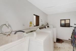 Cypress Sands Unit 4