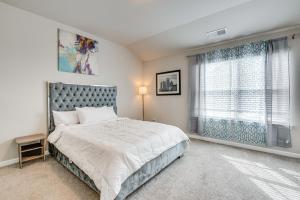 City Townhome 17 Mi to Downtown Atlanta!