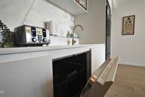 Heart of Boxhill near everything luxury apartment